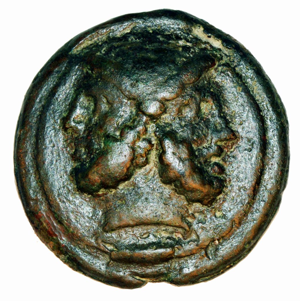 Roomalainen raha noin vuodelta 200 eaa kuvaa Janus-jumalaa