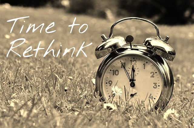 Kello käy, jotain pitäisi tehdä toisin.